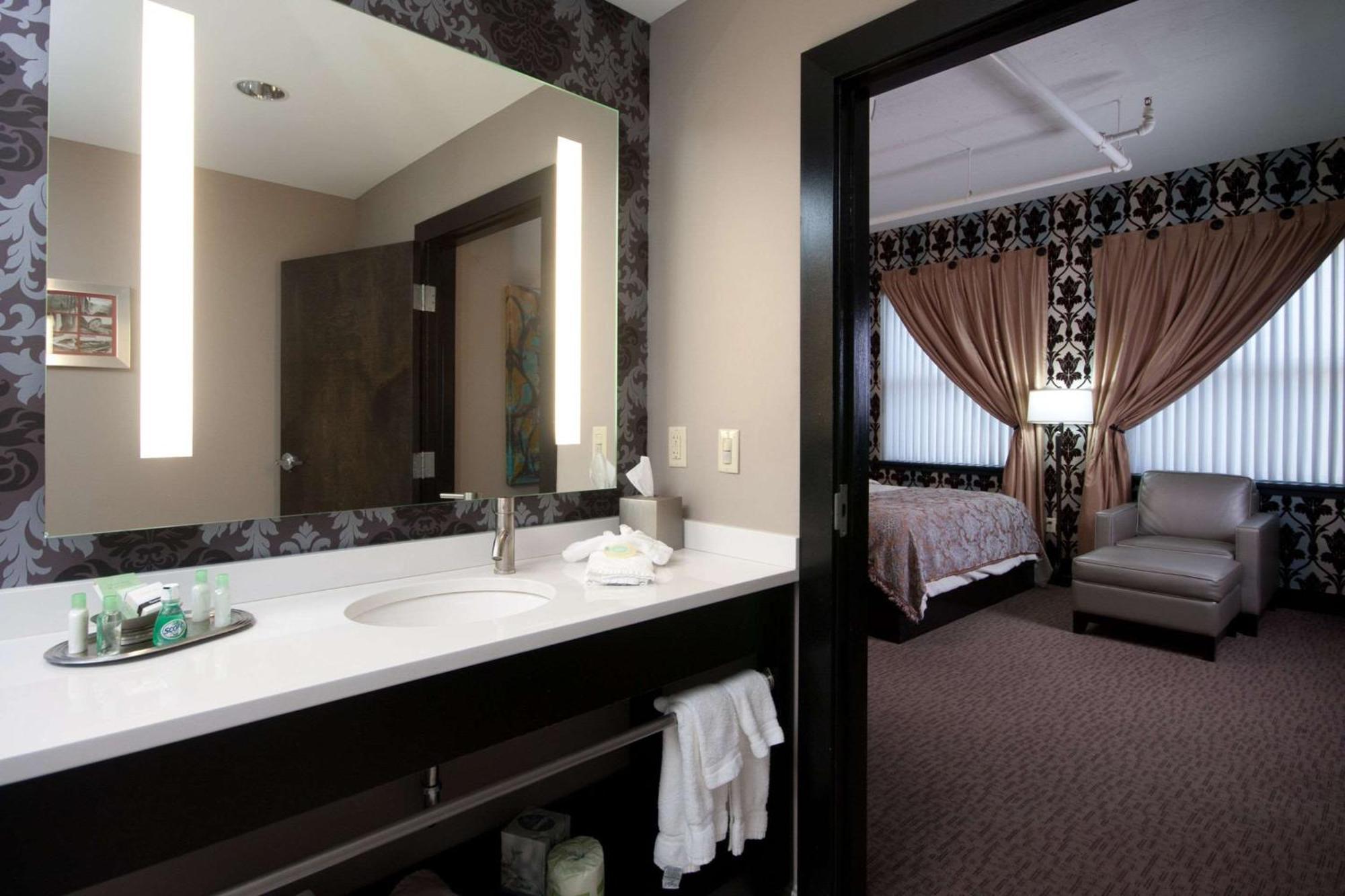 The Giacomo, Ascend Collection Hotel Niagara Falls