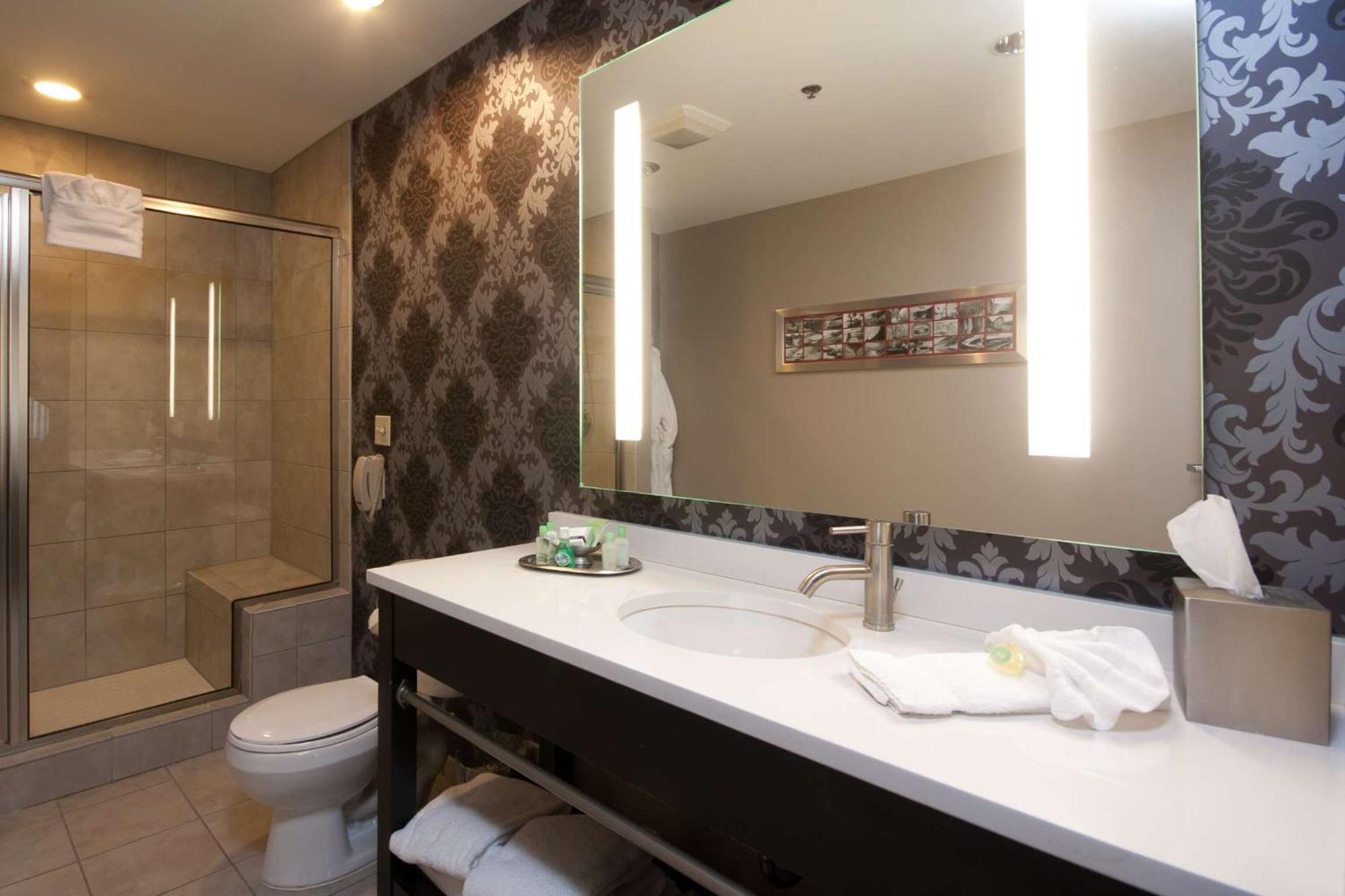 The Giacomo, Ascend Collection Hotel Niagara Falls